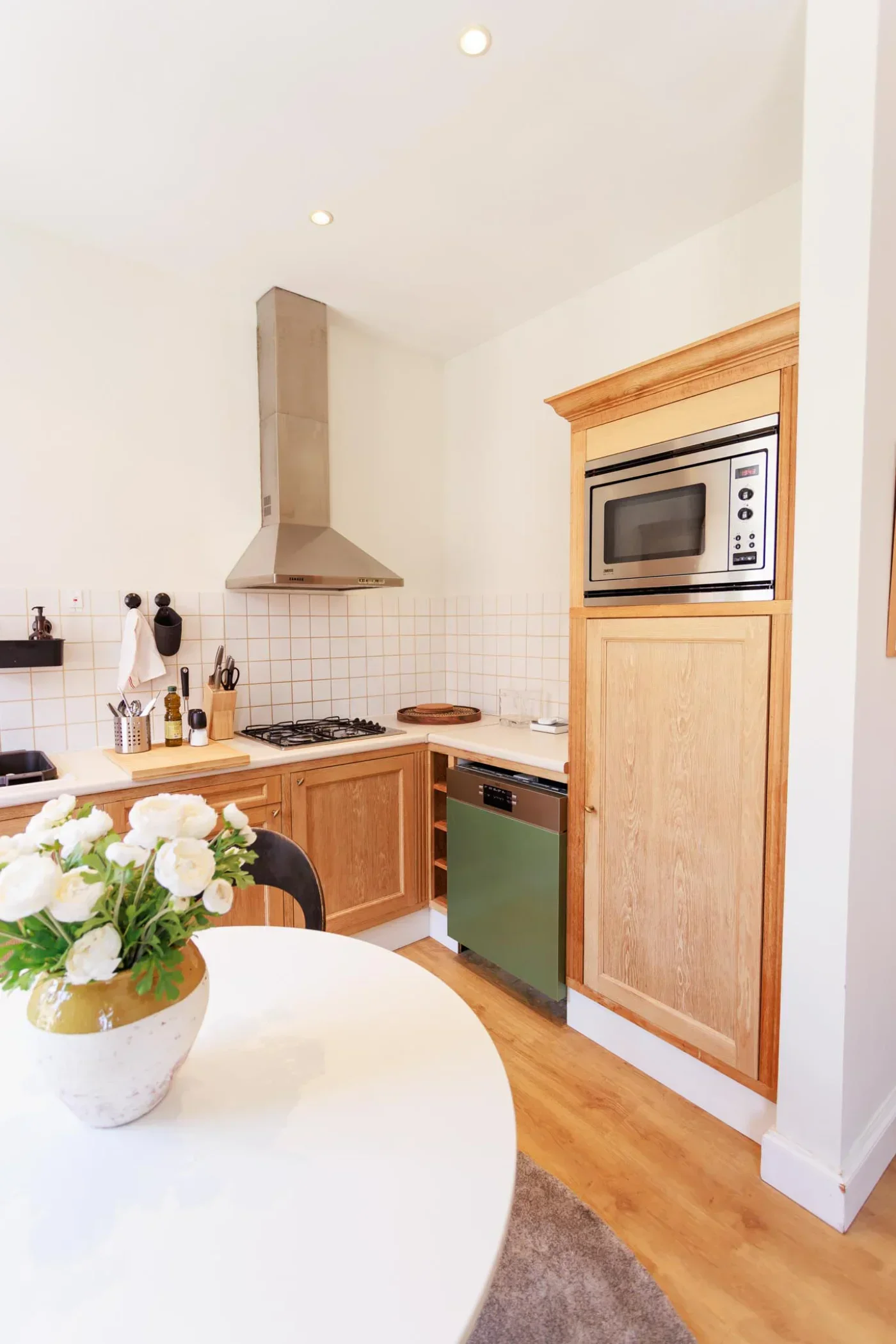 2confederes-kitchen