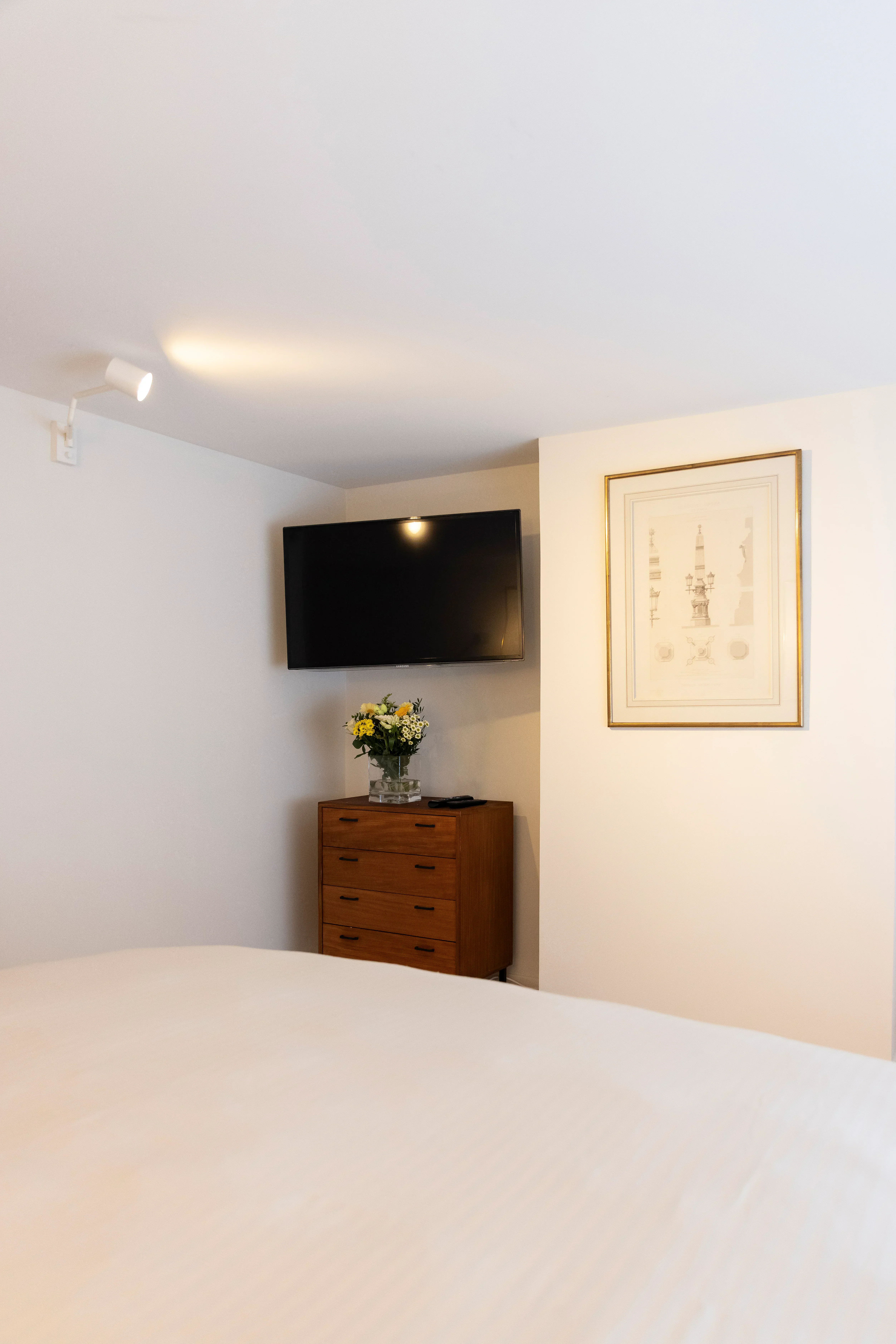 Groundconfederes-bedroom