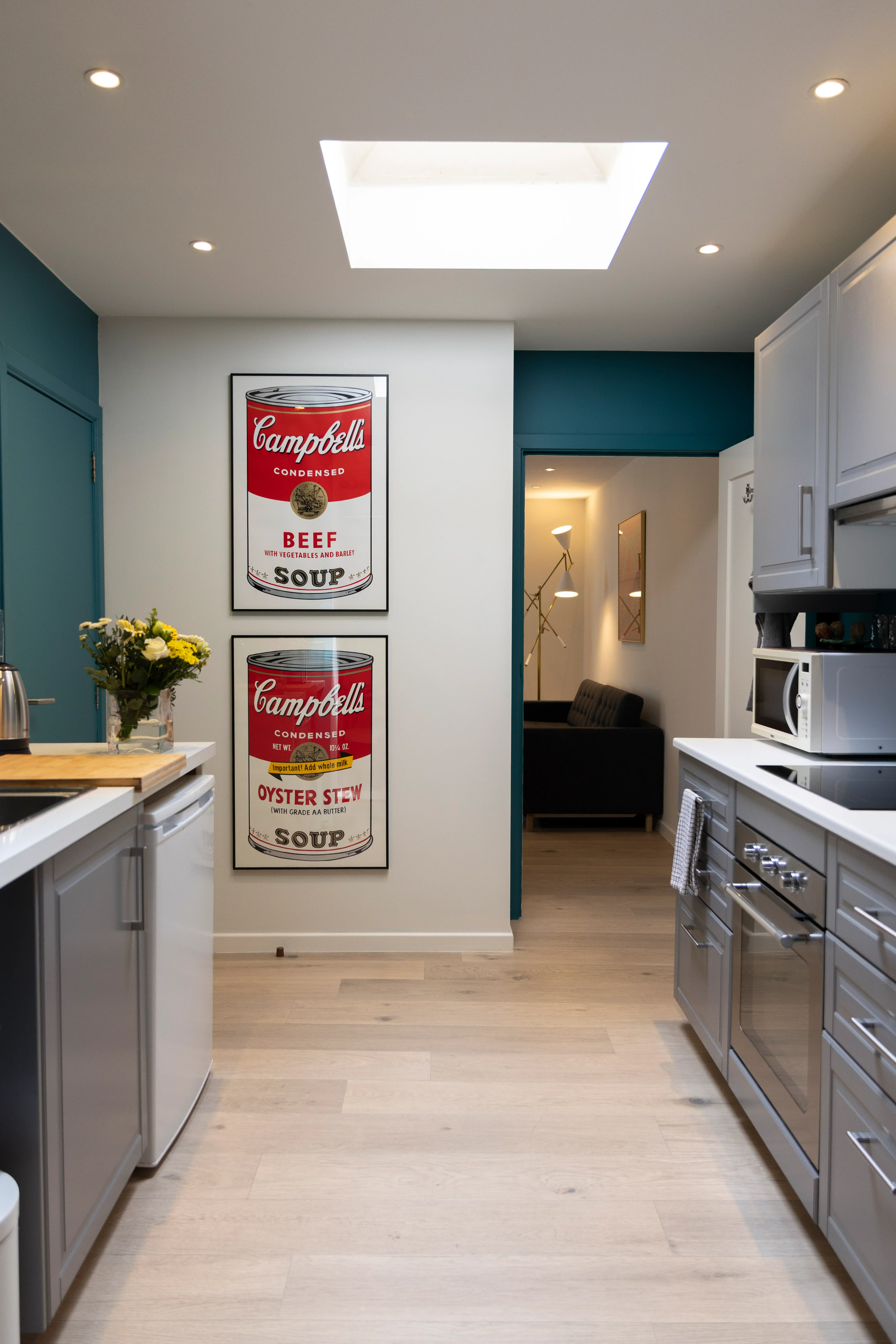 Groundconfederes-kitchen-area