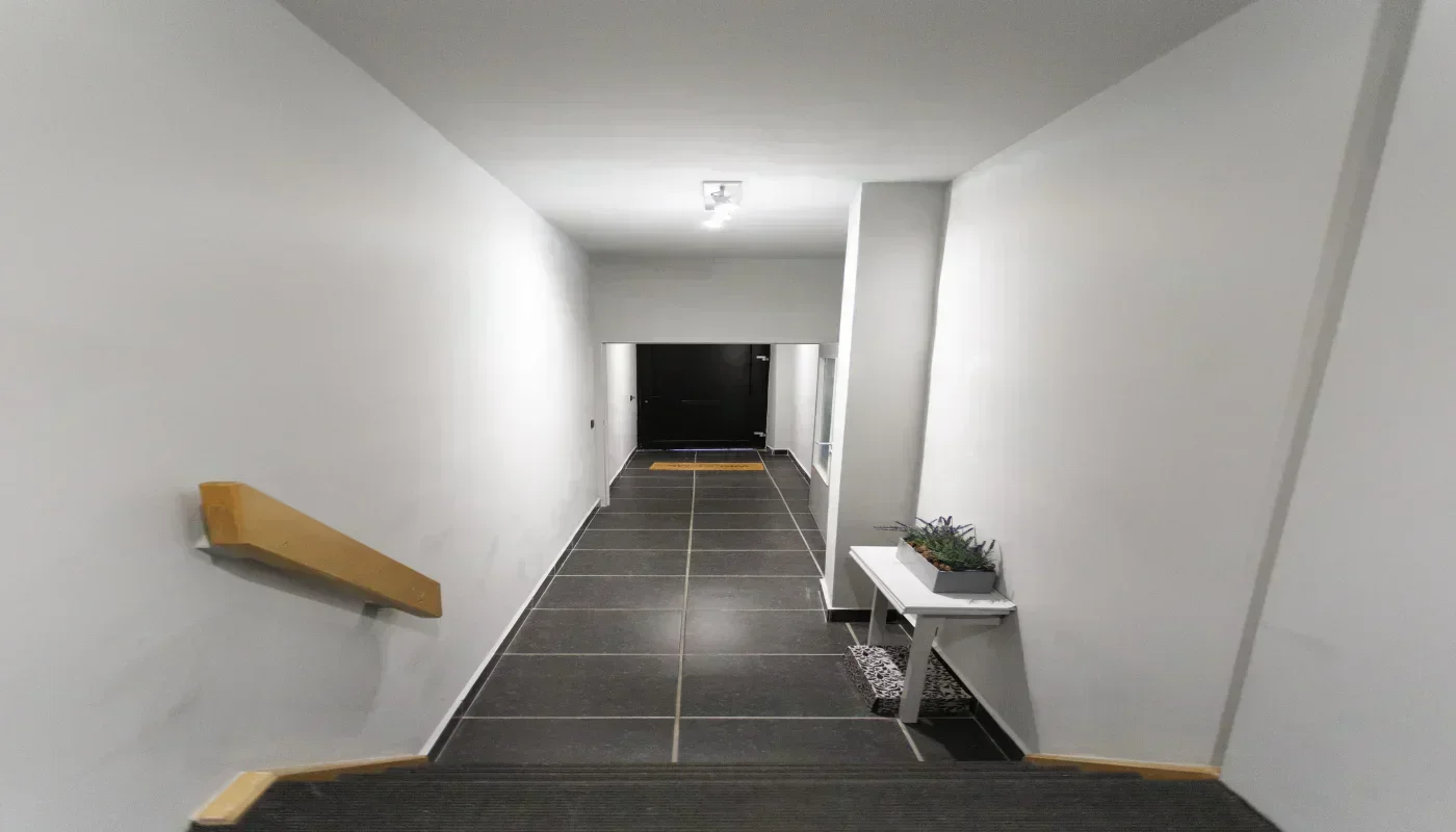Rue-haute-hall