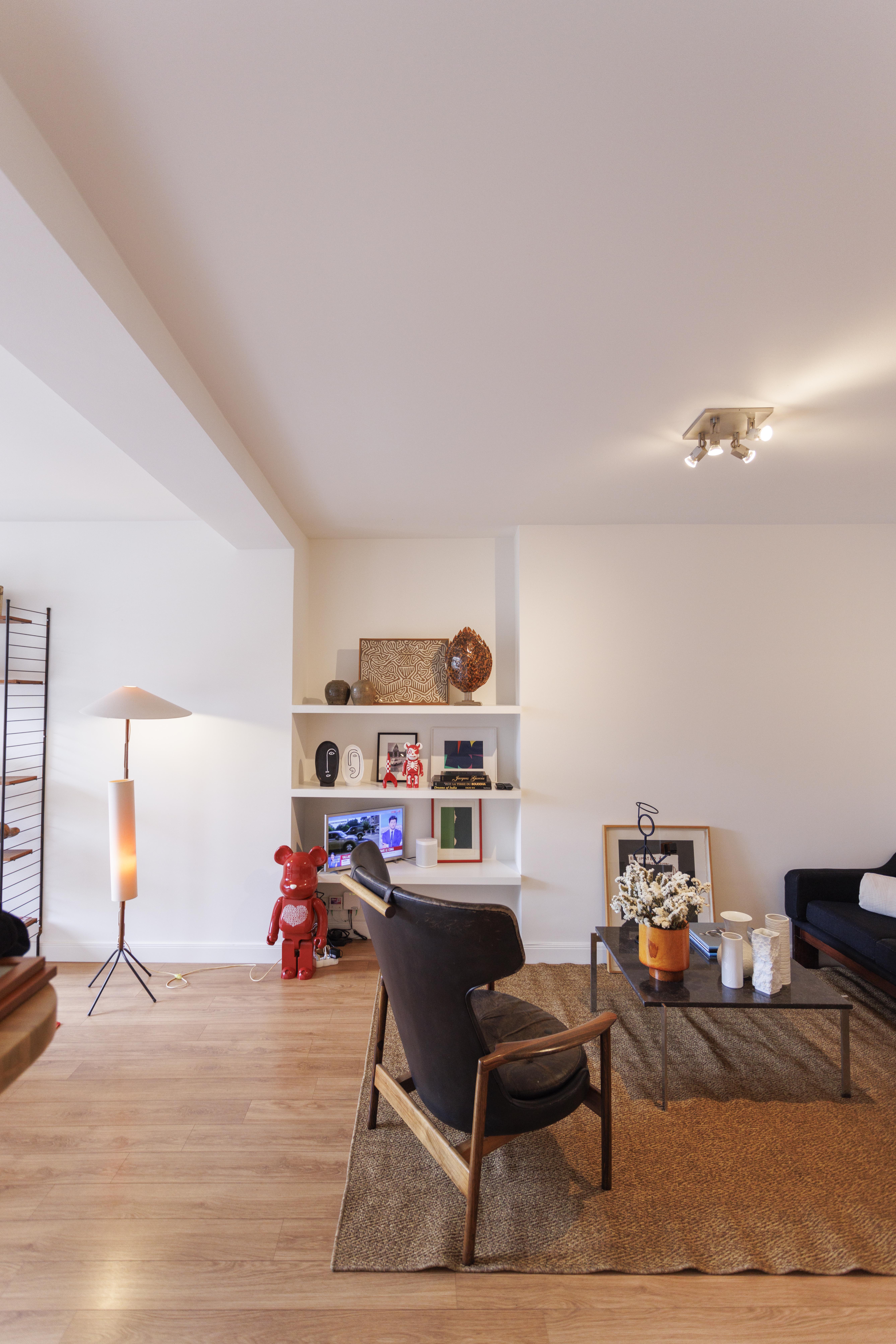 Rue-haute-living-shelf