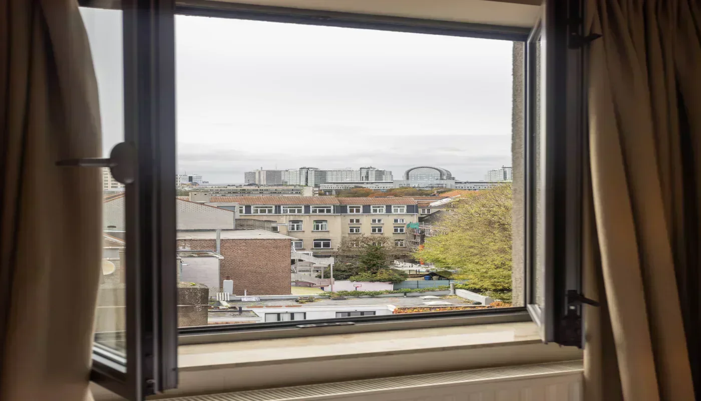 Studio-window